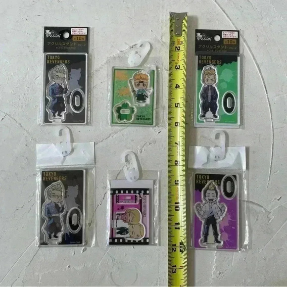 Tokyo Revengers Acrylic Stands Lot of 6 - Picture 2 of 8